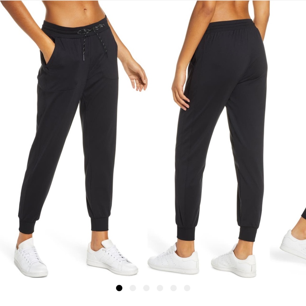 Zella live in pocket joggers